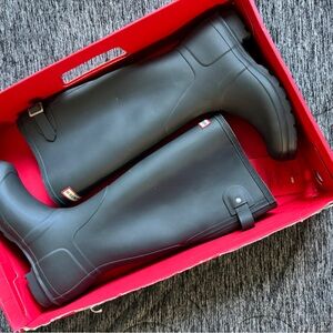 Hunter Rain Boots US Size 9 Like New Condition